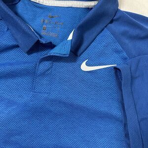 Nike Golf Shirt Mens Small Short Sleeve Blue DriFit Lightweight Polo Casual Golf